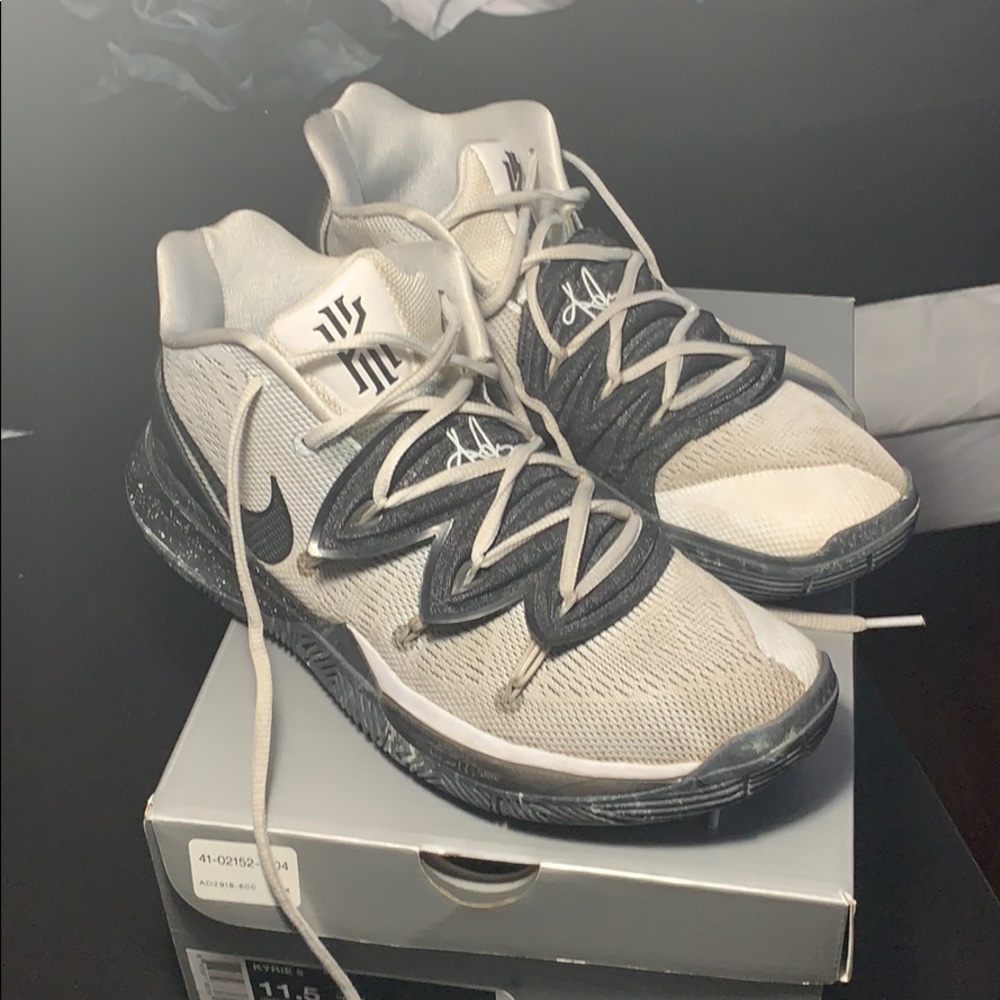 Kyrie 5